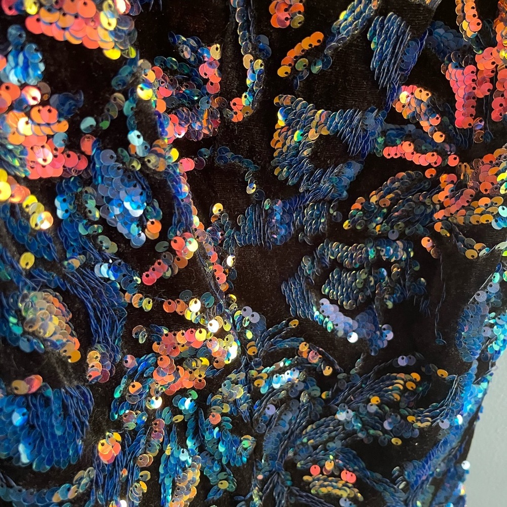 🆕Criss cross back sweetheart top long sleeve mermaid hem sequin gown - Picture 6 of 16